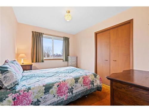 11241 Highway 3 Highway, Wainfleet, ON - Indoor Photo Showing Bedroom