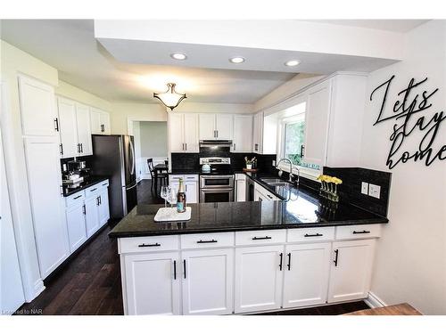 11 Preston Drive, St. Catharines, ON - Indoor Photo Showing Kitchen With Double Sink