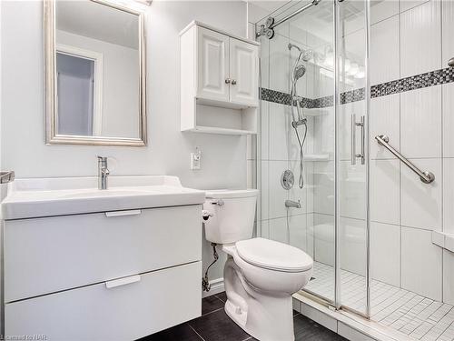 103-81 Scott Street, St. Catharines, ON - Indoor Photo Showing Bathroom