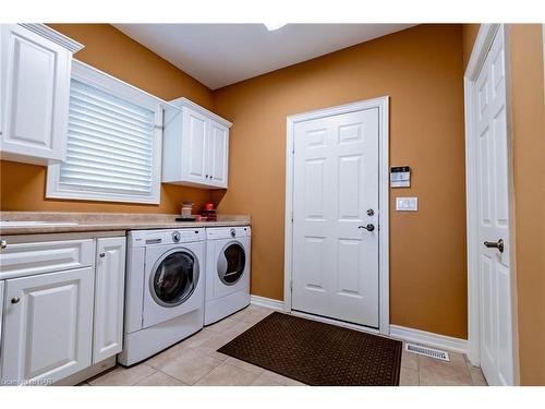 154 Muirfield Trail, Welland, ON - Indoor Photo Showing Laundry Room