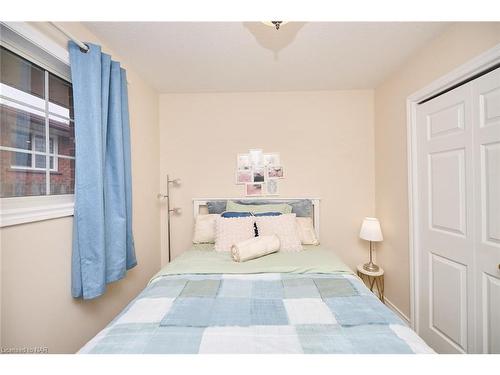 93 Willson Road, Welland, ON - Indoor Photo Showing Bedroom