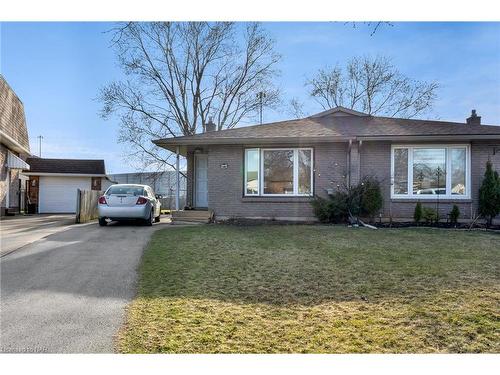 4649 Sussex Drive, Niagara Falls, ON - Outdoor