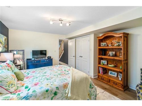 2501 Old Mill Road, Stevensville, ON - Indoor Photo Showing Living Room With Fireplace