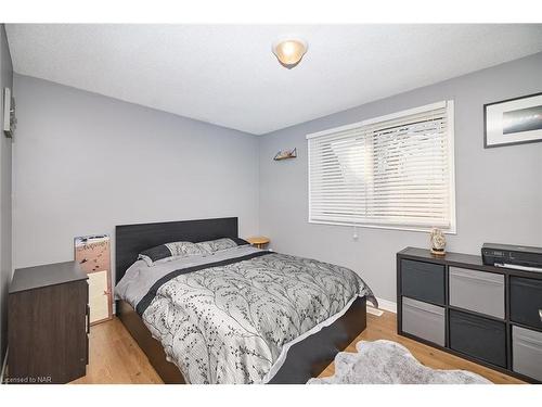 3776 Disher Street, Ridgeway, ON - Indoor Photo Showing Bedroom
