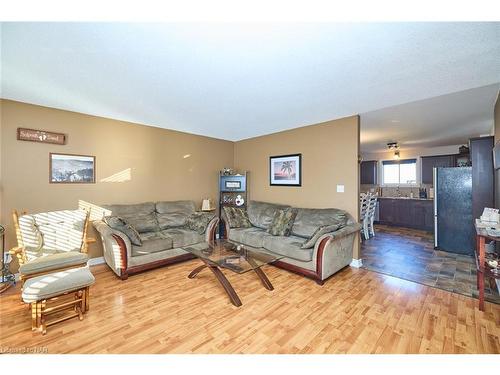 3776 Disher Street, Ridgeway, ON - Indoor Photo Showing Living Room