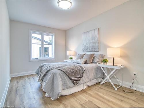 3-13 Valley Road, St. Catharines, ON - Indoor Photo Showing Bedroom