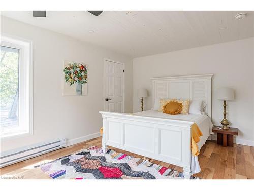300 Mathews Road S, Ridgeway, ON - Indoor Photo Showing Bedroom