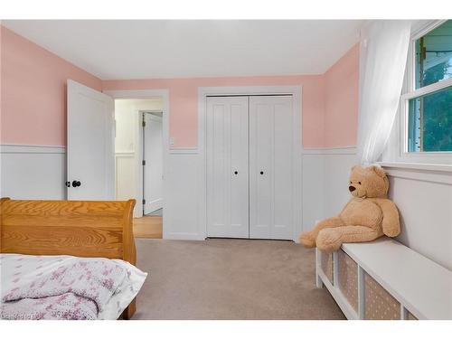 755 Pleasant Beach Road, Sherkston, ON - Indoor Photo Showing Bedroom