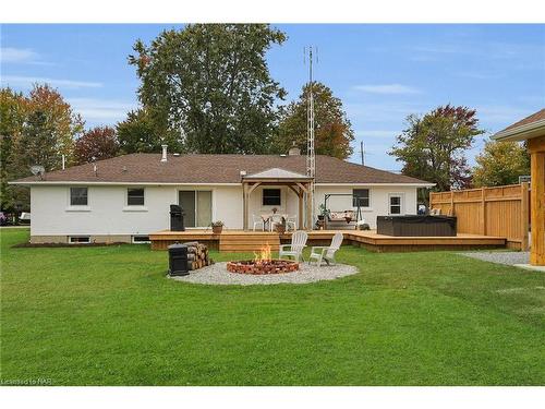 755 Pleasant Beach Road, Sherkston, ON - Outdoor With Deck Patio Veranda With Backyard With Exterior