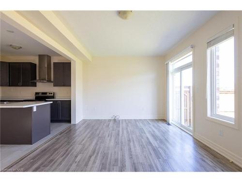 4387 Eclipse Way, Niagara Falls, ON - Indoor Photo Showing Kitchen