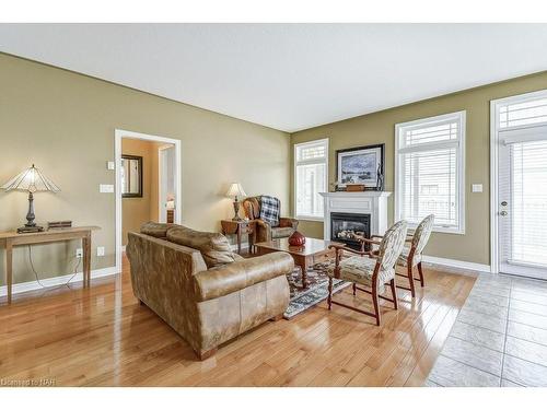 756 Quaker Road, Pelham, ON - Indoor Photo Showing Living Room With Fireplace