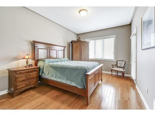 756 Quaker Road, Pelham, ON - Indoor Photo Showing Bedroom