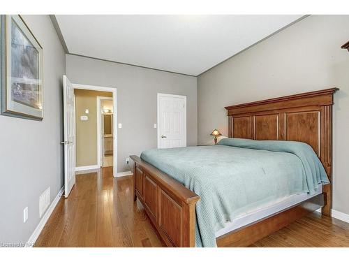 756 Quaker Road, Pelham, ON - Indoor Photo Showing Bedroom