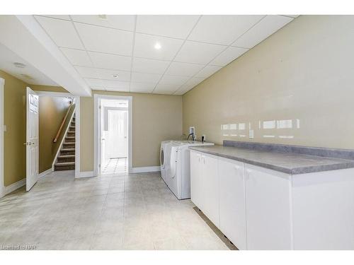756 Quaker Road, Pelham, ON - Indoor Photo Showing Laundry Room