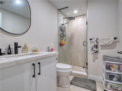 4-13 Valley Road, St. Catharines, ON - Indoor Photo Showing Bathroom