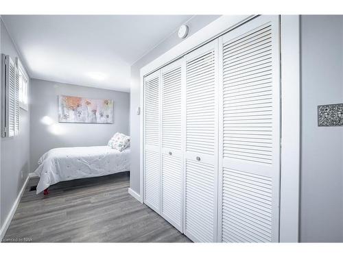 3766 Fairfield Avenue, Crystal Beach, ON - Indoor Photo Showing Bedroom