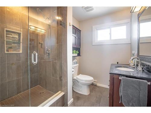 3766 Fairfield Avenue, Crystal Beach, ON - Indoor Photo Showing Bathroom