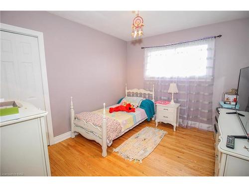 3818 Elm St Street, Port Colborne, ON - Indoor Photo Showing Bedroom
