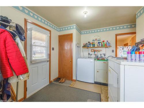 4680 Bowen Road, Fort Erie, ON - Indoor Photo Showing Laundry Room