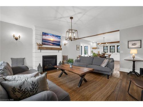 40 Church Hill, Pelham, ON - Indoor Photo Showing Living Room With Fireplace