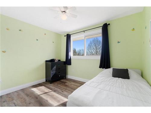 21 Lena Crescent, Port Colborne, ON - Indoor Photo Showing Bedroom