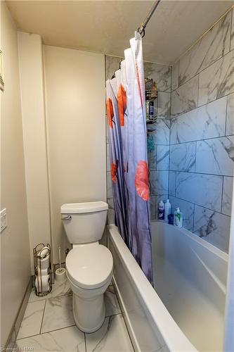 220 Chippawa Road, Port Colborne, ON - Indoor Photo Showing Bathroom