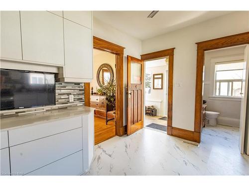 220 Chippawa Road, Port Colborne, ON - Indoor Photo Showing Kitchen