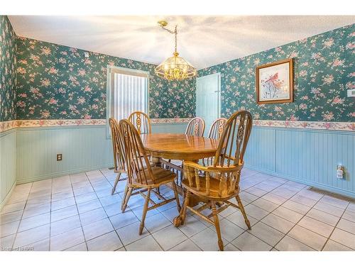 32 Chapel Street S, Thorold, ON - Indoor Photo Showing Dining Room