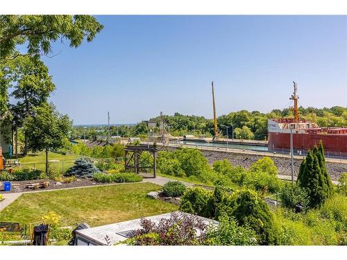 32 Chapel Street S, Thorold, ON - Outdoor With View