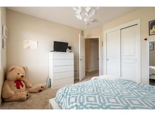 459 Silverwood Avenue, Welland, ON - Indoor Photo Showing Bedroom