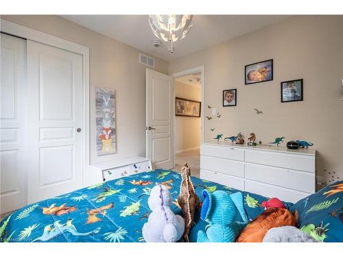 459 Silverwood Avenue, Welland, ON - Indoor Photo Showing Bedroom