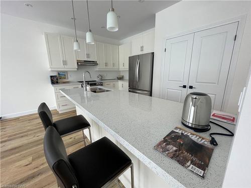 78 Beachwalk Crescent, Crystal Beach, ON - Indoor Photo Showing Kitchen With Double Sink With Upgraded Kitchen