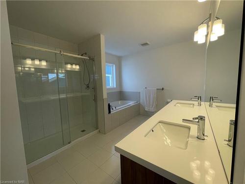 78 Beachwalk Crescent, Crystal Beach, ON - Indoor Photo Showing Bathroom