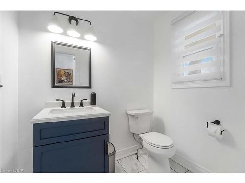 14 Rannie Court, Thorold, ON - Indoor Photo Showing Bathroom