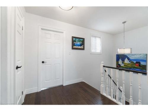 14 Rannie Court, Thorold, ON - Indoor Photo Showing Other Room