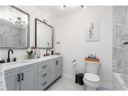 14 Rannie Court, Thorold, ON - Indoor Photo Showing Bathroom