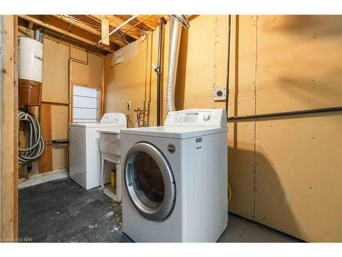 14 Rannie Court, Thorold, ON - Indoor Photo Showing Laundry Room