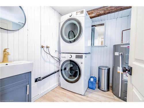 2539 Airline St Street, Fort Erie, ON - Indoor Photo Showing Laundry Room