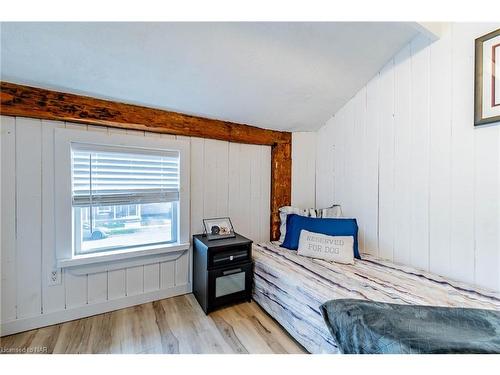 2539 Airline St Street, Fort Erie, ON - Indoor Photo Showing Bedroom