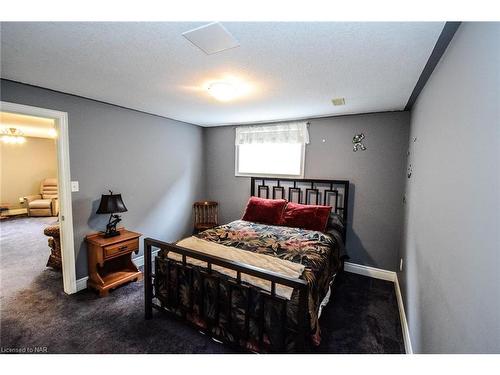 3947 Lower Coach Road, Stevensville, ON - Indoor Photo Showing Bedroom