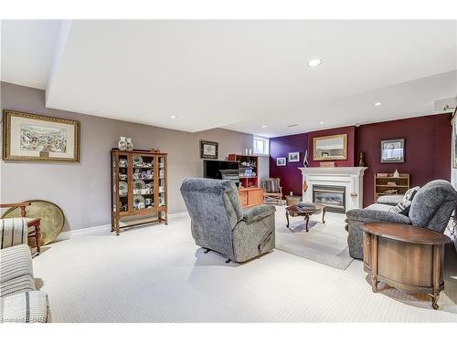 2 Zinfandel Court, Niagara-On-The-Lake, ON - Indoor Photo Showing Living Room With Fireplace