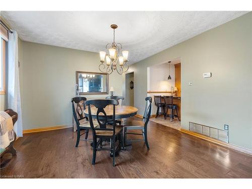 112 Larchwood Circle, Welland, ON - Indoor Photo Showing Dining Room