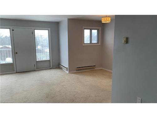 304-253 Fitch Street, Welland, ON - Indoor Photo Showing Other Room
