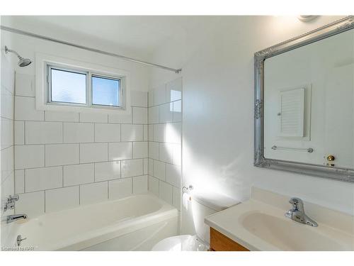 304-253 Fitch Street, Welland, ON - Indoor Photo Showing Bathroom