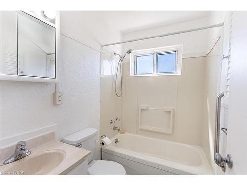 304-253 Fitch Street, Welland, ON - Indoor Photo Showing Bathroom