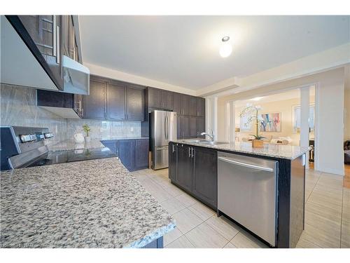 42 Sparkle Drive, Thorold, ON - Indoor Photo Showing Kitchen