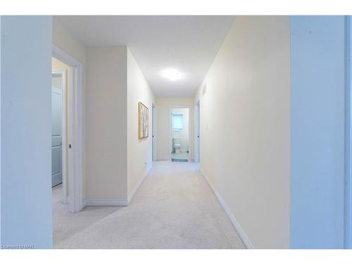 42 Sparkle Drive, Thorold, ON - Indoor Photo Showing Other Room