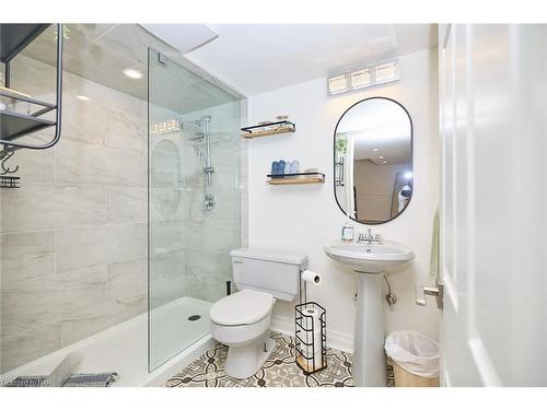202 Anne Street, Niagara-On-The-Lake, ON - Indoor Photo Showing Bathroom