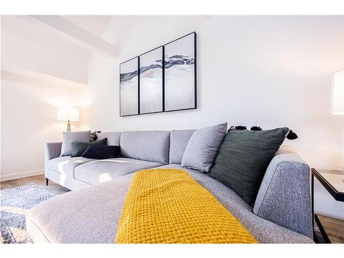 Upper-26 Duke Street, St. Catharines, ON - Indoor Photo Showing Bedroom