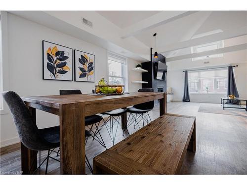 Upper-26 Duke Street, St. Catharines, ON - Indoor Photo Showing Dining Room